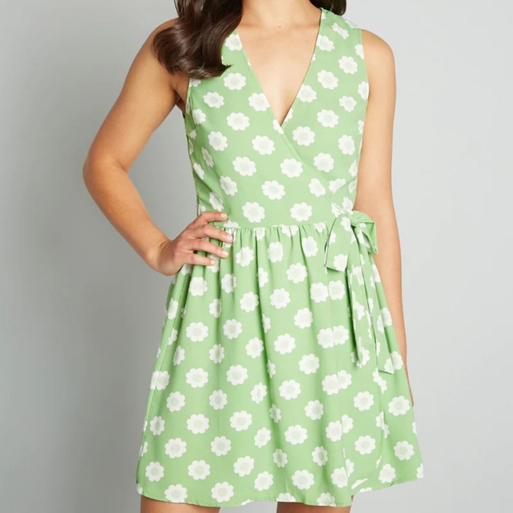 NWT Modcloth Daisy Reto "Pose Without Saying" Wrap Dress - Picture 11 of 13